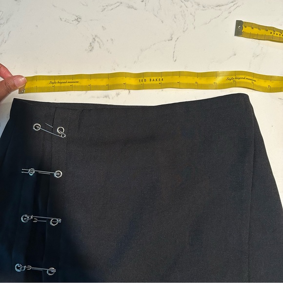 Black safety pin skirt - Picture 3 of 4
